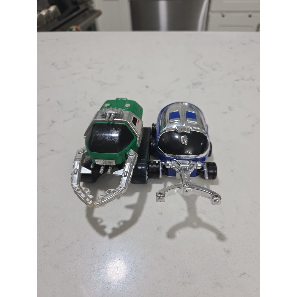 Vintage 1997 Bandai BeetleBorgs Green Hunter and Blue Stinger AV Toy